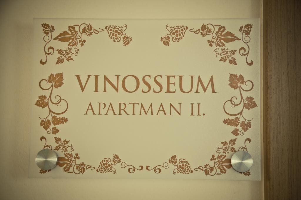 Vinosseum Bor- Es Apartmanhaz Šoproň Exteriér fotografie