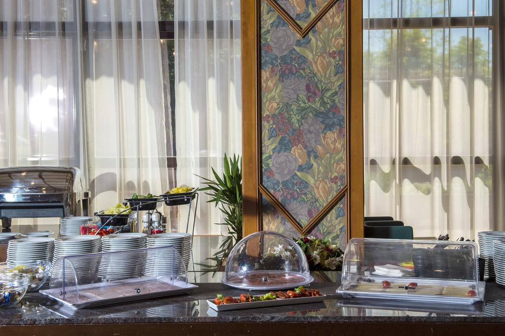 Vinosseum Bor- Es Apartmanhaz Šoproň Exteriér fotografie